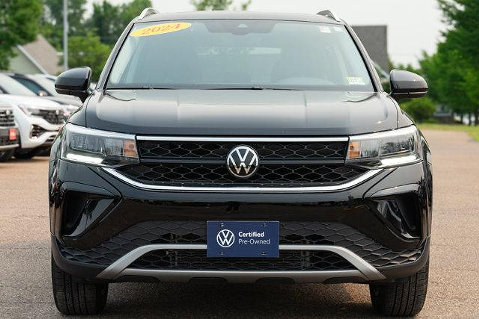 Certified 2024 Volkswagen Taos SE w/ Panoramic Sunroof Package AWD/4WD image 9