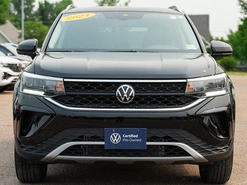 Certified 2024 Volkswagen Taos SE w/ Panoramic Sunroof Package AWD/4WD image 9