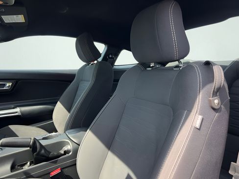 Used 2017 Ford Mustang GT w/ Black Accent Package RWD image 31