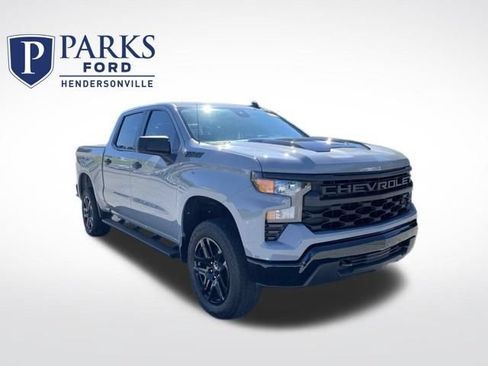 Used 2025 Chevrolet Silverado 1500 Custom Trail Boss w/ Dark Appearance Package AWD/4WD image 1