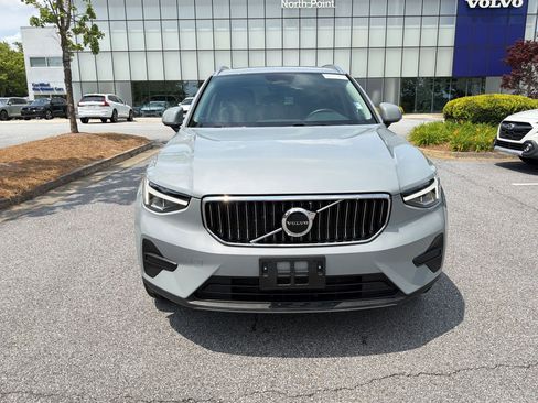 Used 2025 Volvo XC40 B5 Core AWD/4WD image 6