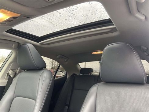 Used 2018 Lexus IS 300 AWD image 17