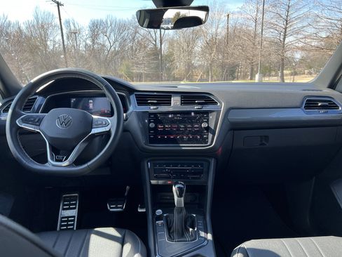 Certified 2023 Volkswagen Tiguan SE R-Line image 27