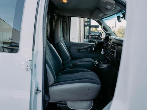 Used 2020 Chevrolet Express 2500 w/ Driver Convenience Package image 10