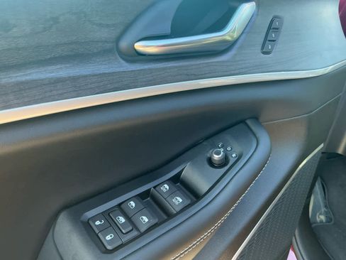 New 2025 Jeep Grand Cherokee L Limited image 19