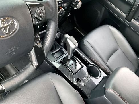 Used 2020 Toyota 4Runner TRD Off-Road Premium image 19