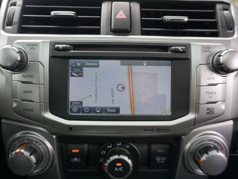 Used 2017 Toyota 4Runner SR5 Premium image 9