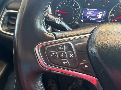 Used 2021 Chevrolet Equinox LT FWD image 13