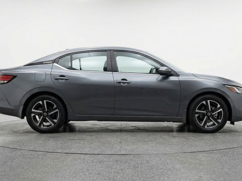 Used 2025 Nissan Sentra SV image 11
