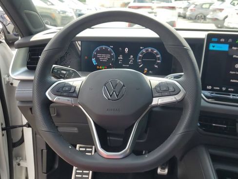 New 2026 Volkswagen Tiguan SE R-Line FWD image 25