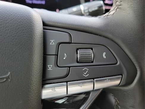 Used 2022 Cadillac Escalade ESV Sport w/ Touring Package AWD/4WD image 25