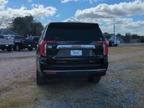 Used 2022 GMC Yukon XL SLT w/ SLT Premium Package image 7
