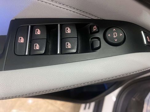 Used 2024 BMW X5 xDrive50e AWD/4WD image 17