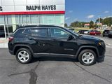 Used 2023 Jeep Compass Latitude image 2
