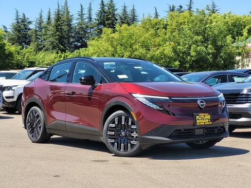 New 2026 Nissan Leaf Platinum+ w/ Cargo Package (Platinum+) FWD image 1