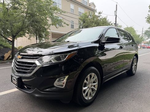 Used 2019 Chevrolet Equinox LT AWD/4WD image 2