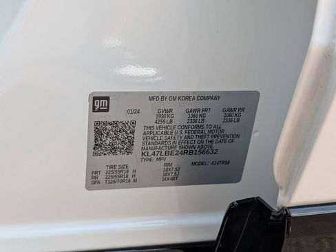 Used 2024 Buick Envista Sport Touring w/ Convenience I Package FWD image 24