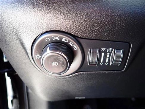 Used 2022 Jeep Compass Trailhawk AWD/4WD image 13