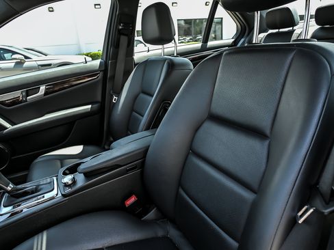 Used 2013 Mercedes-Benz C 300 4MATIC Sedan image 20