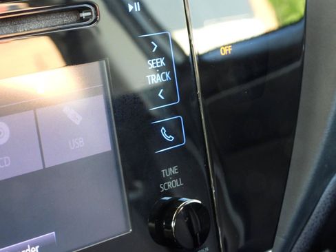 Used 2019 Toyota Corolla LE FWD image 47