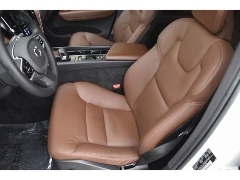 Used 2023 Volvo XC60 B5 Plus w/ Climate Package AWD/4WD image 13