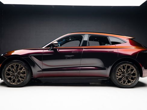 Used 2023 Aston Martin DBX AWD/4WD image 17