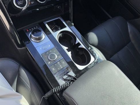 Used 2019 Land Rover Discovery SE image 14