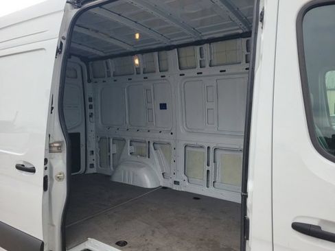 Used 2025 Mercedes-Benz Sprinter 2500 image 17