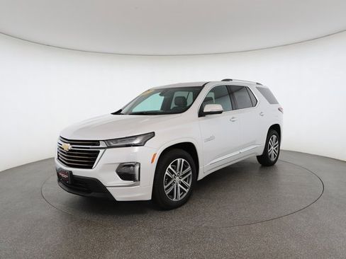 Used 2024 Chevrolet Traverse High Country image 2