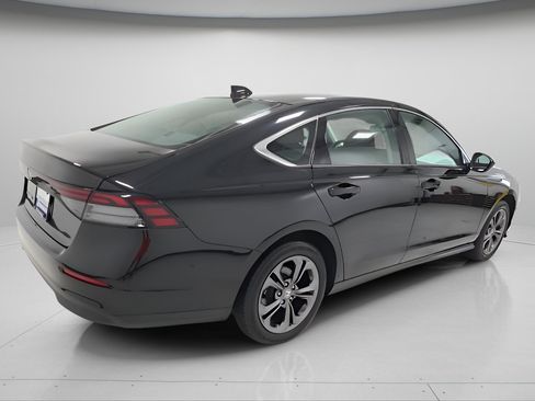 Used 2023 Honda Accord EX image 6