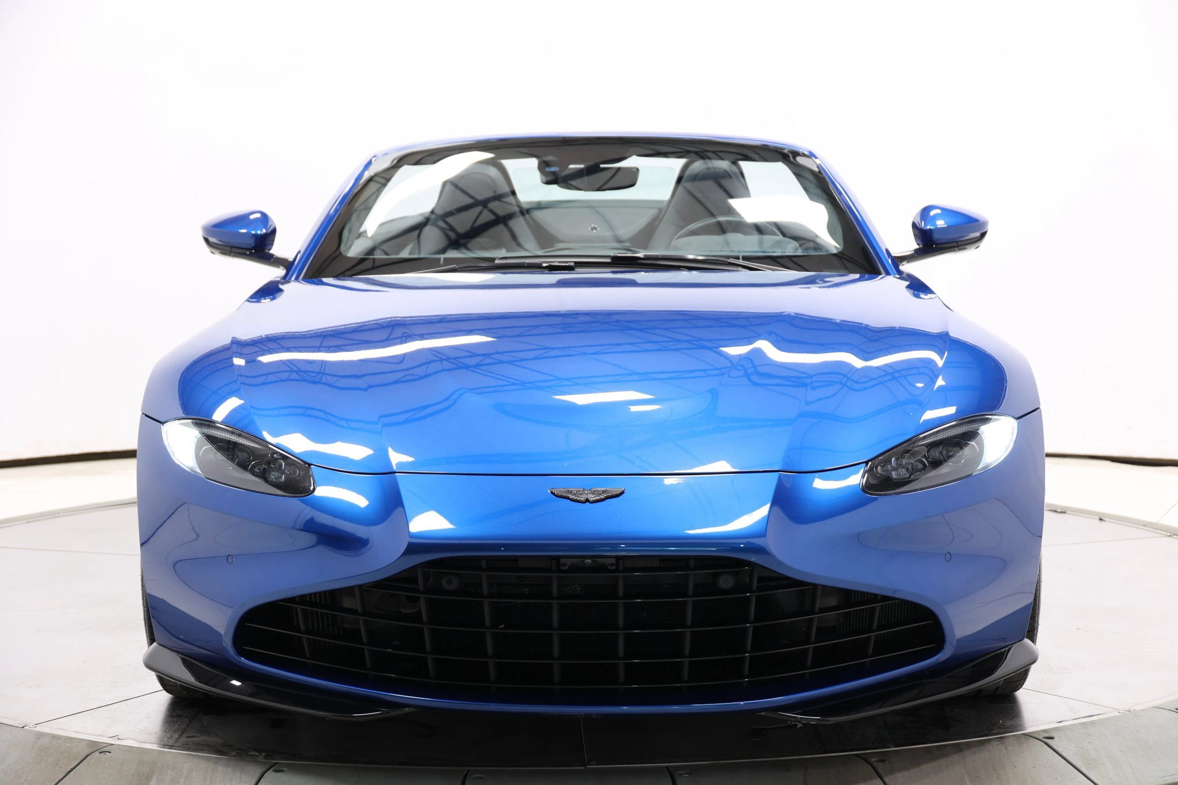 Used 2023 Aston Martin V8 Vantage Roadster RWD image 83