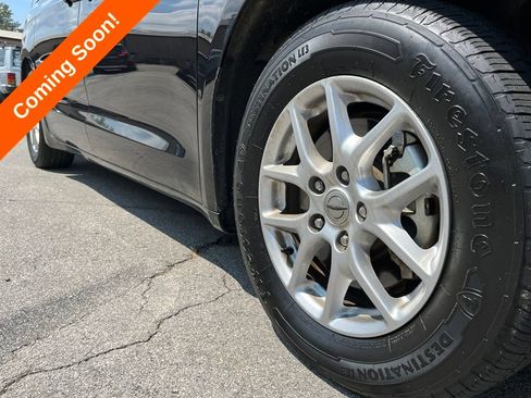 Used 2024 Chrysler Pacifica Touring FWD image 13