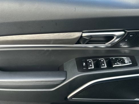 Used 2025 Kia Telluride SX X-Line image 11