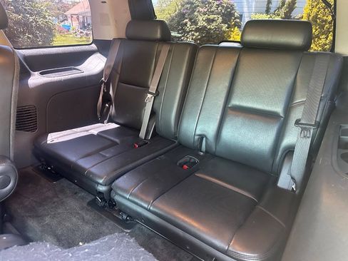 Used 2009 Cadillac Escalade AWD image 13
