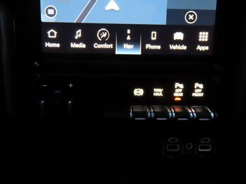 Used 2024 RAM 2500 Limited w/ Safety Group image 33