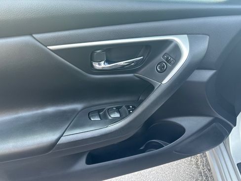 Used 2016 Nissan Altima 2.5 SV w/ Convenience Package FWD image 17