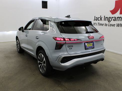 New 2026 Audi Q3 quattro 2.0T AWD/4WD image 3