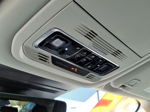 Used 2025 Lincoln Nautilus Premier w/ Equipment Group 102A AWD/4WD image 20