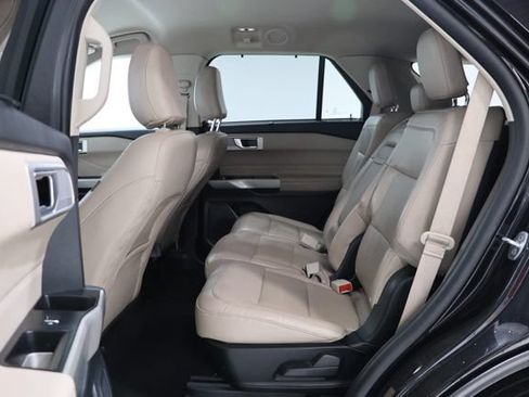 Used 2023 Ford Explorer Limited AWD/4WD image 31