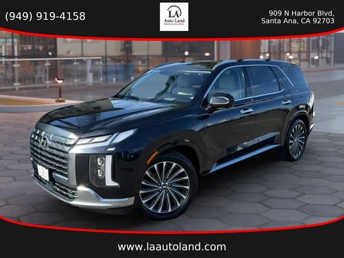 Used 2023 Hyundai Palisade Calligraphy FWD image 1