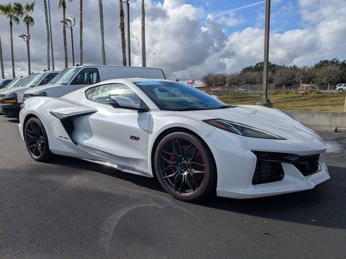 Used 2023 Chevrolet Corvette Z06 image 2