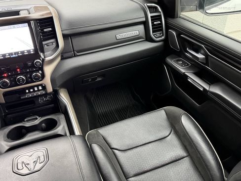Used 2022 RAM 1500 Laramie AWD/4WD image 25
