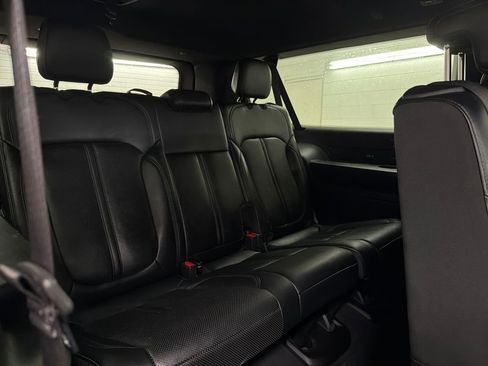 Used 2024 Jeep Wagoneer L Series II w/ Flexible Seating Group AWD/4WD image 32