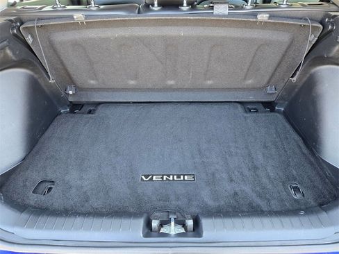 Used 2023 Hyundai Venue Limited image 28