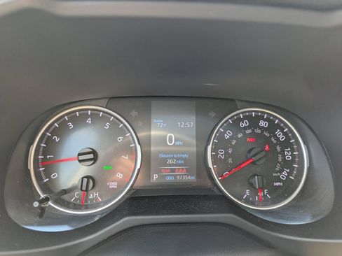 Used 2021 Toyota RAV4 XLE Premium AWD/4WD image 28
