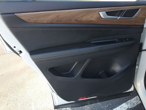 Used 2024 Volkswagen Atlas SE image 24