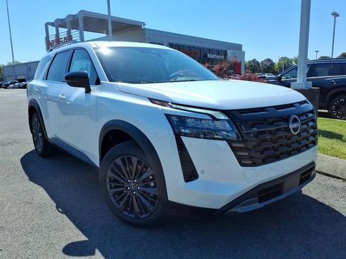 New 2026 Nissan Pathfinder SL AWD/4WD image 1