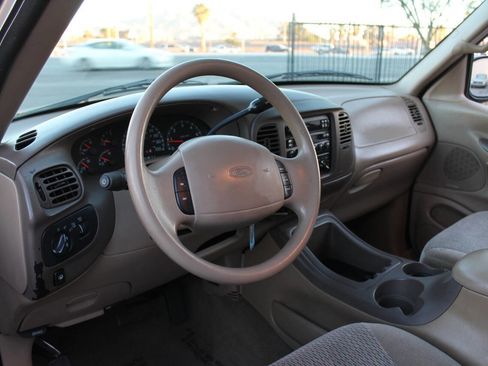 Used 1998 Ford Expedition XLT image 37