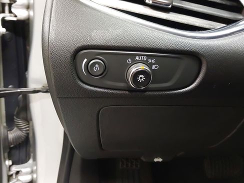 Used 2017 Chevrolet Malibu LT FWD image 23