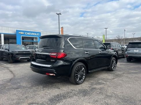 Used 2024 INFINITI QX80 Sensory image 3